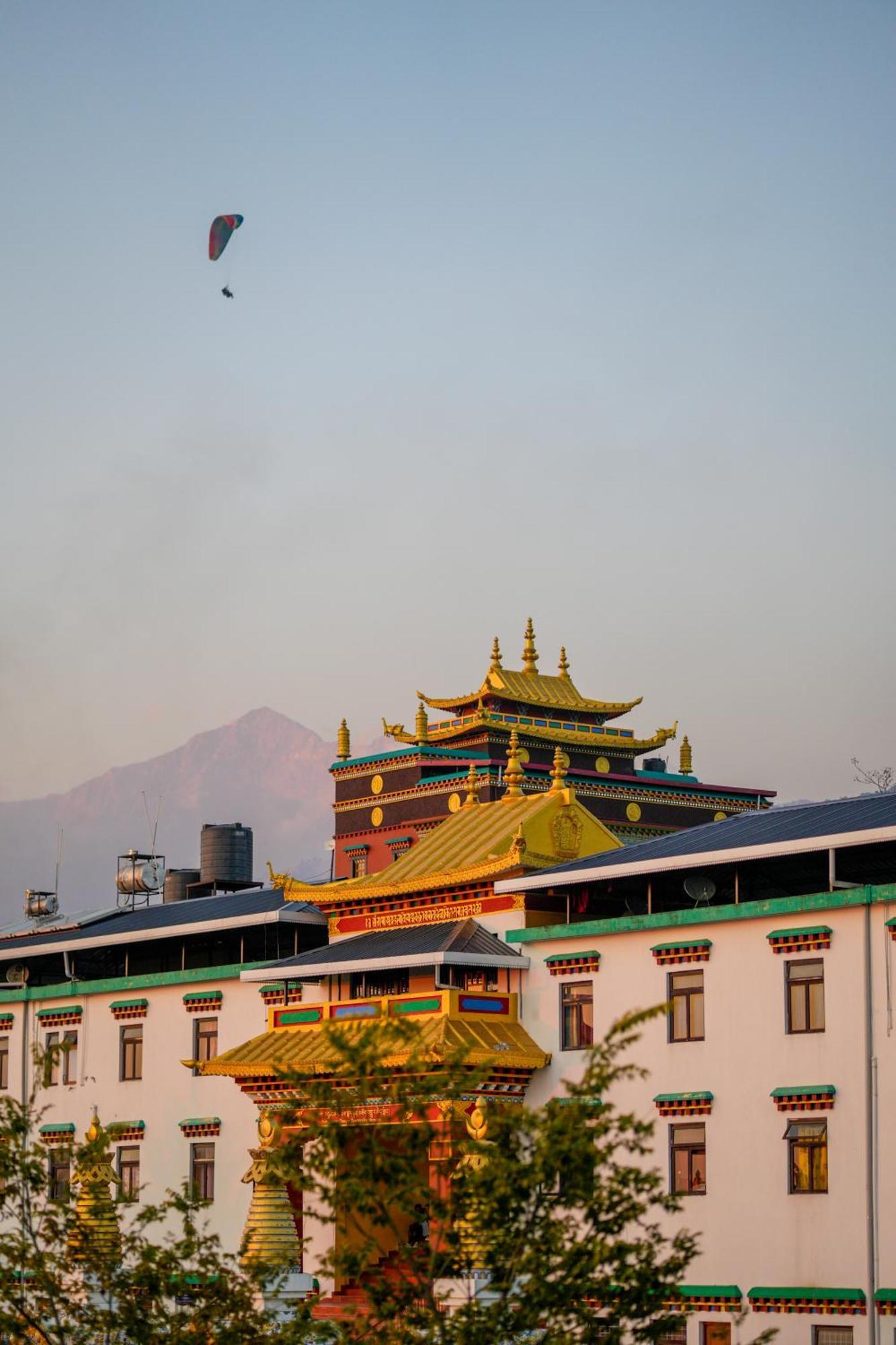 Hotel Chokling Arthouse - The Treasure Of Himalayas à Bīr Extérieur photo
